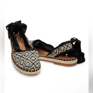 TOMS Bella Black & White Flat Geometric Espadrille with Ankle Wrap Size 8